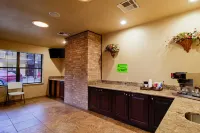 OYO Pinewood Inn & Suites Silsbee Hotels in Lumberton
