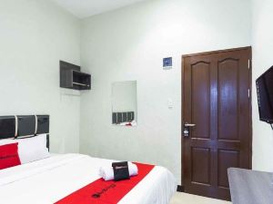 RedDoorz Near Medan Amplas