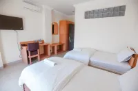 Chrysant Hotel and Resort Hotels in Baumata Barat