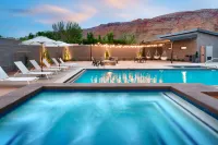 Gravity Haus Moab - Pools