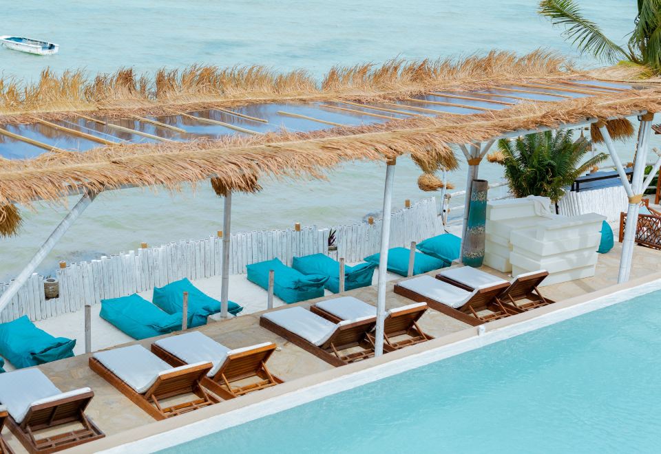 코럴 록 호텔 잠비아니