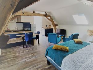 The Moulin Brochat Loft with Jacuzzi Area