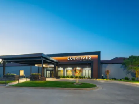 Courtyard Fort Worth University Drive Hotels near Fort Worth Zoo