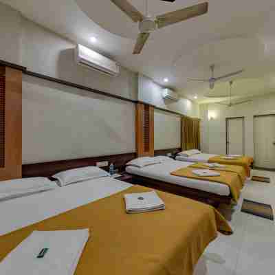 Hotel Adarsh 5 Minute Walk from Mahalaxmi Temple Kolhapur Rooms