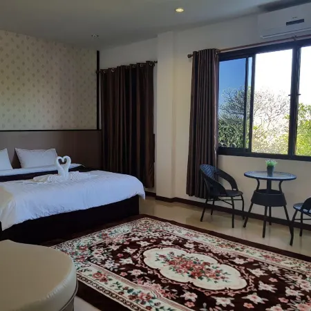 Dongsay Hotel Thakhek