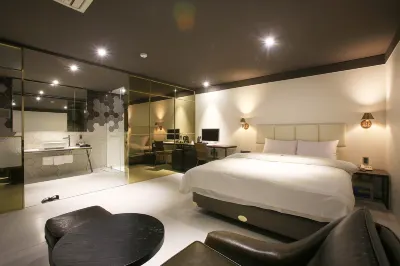 Sillim Podo Hotels near Soongsil University