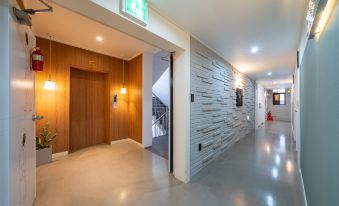 Hound Hotel Tongyeong Hangnam Branch