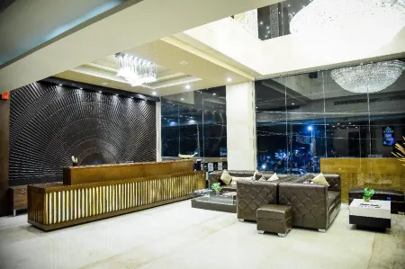 Dng the Grand Hotel Отели рядом с достопримечательностью «Moti Jheel»