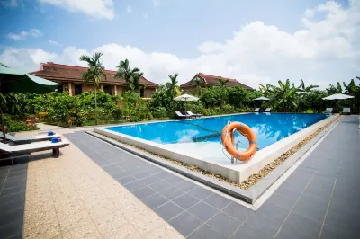 Hue Riverside Boutique Resort & Spa Hotel in zona Hon Chen