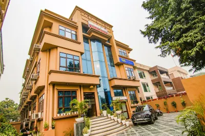 FabHotel Prime the Rivlet - MG Road & Sikanderpur Metro Отели рядом с достопримечательностью «Cyber Hub»