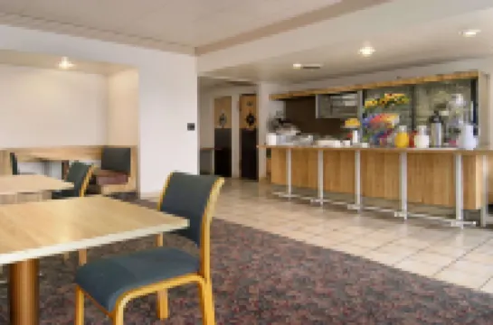 โร้ดเวย์ อินน์ อีนิด เซาท์