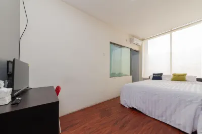 Urbanview Hotel Ellegan Residence Alam Sutera Serpong by RedDoorz Hotels in North Serpong