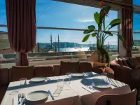 Crowne Plaza ISTANBUL - ORTAKOY BOSPHORUS by IHG โรงแรมใกล้Yildiz Park