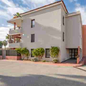 Santa Monica Hotel Exterior