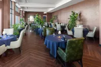 Legacy Hotel Trademark Collection by Wyndham - breakfast
