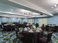 Oxford Suites Silverdale Hotels in Kitsap County