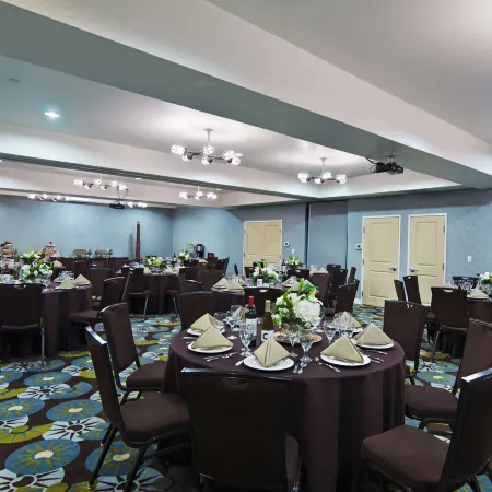 Oxford Suites Silverdale