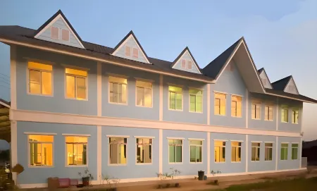 Ban Suan Vintage Hotel Отели в г. Tha Bo