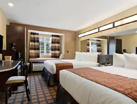 Microtel Inn & Suites by Wyndham Macon Hotel di 