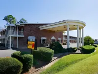 Super 8 by Wyndham Monroe West Hotels in Monroe