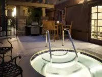 Larkspur Landing Extended Stay Suites Renton - Hot Tub