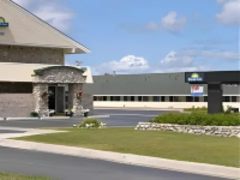 Baymont by Wyndham Petoskey Hotels in Petoskey