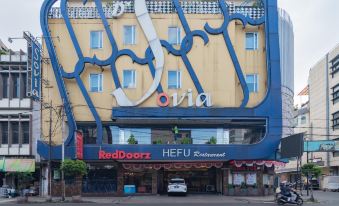 RedDoorz Premium Near Bandung Station