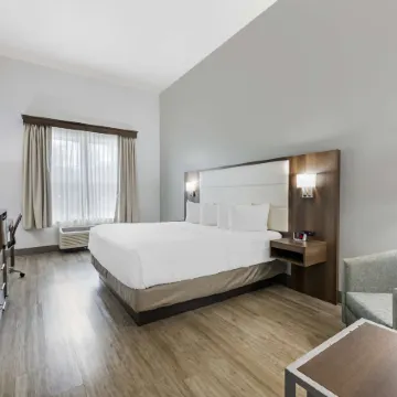 Best Western Plus First Coast Inn Suites