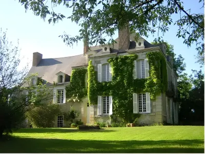 Chambres D'hotes Angers: La Marronniere Hôtels à proximité de : Église Notre-Dame de Brissarthe