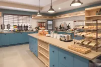 Country Inn & Suites by Radisson, Chicago-Hoffman - breakfast