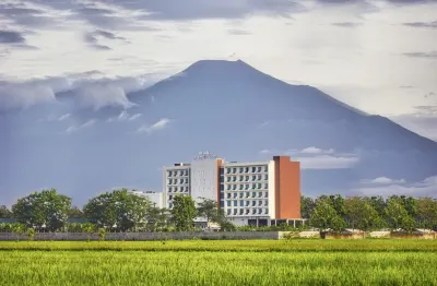 Braling Grand Hotel Purbalingga, Azana Hotels Collection Hotel di Padamara