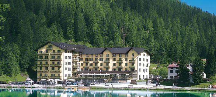 Grand Hotel Misurina Отели в г. Беллуно