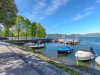 Attilio Lake Front View - Homestay