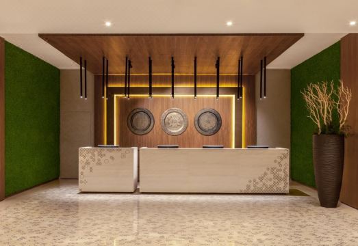 2. 더블트리 바이 ..