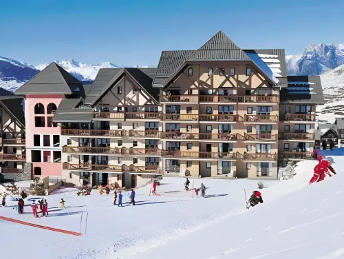 Résidence Pierre & Vacances le Thabor Hotels in Valmeinier