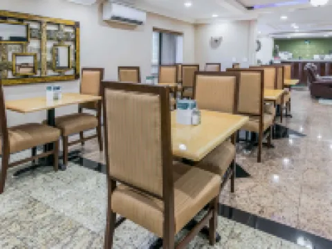 Quality Inn & Suites Atlanta Airport South Hotels in College Park