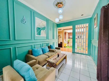 Villa Daveya Отели рядом с достопримечательностью «Monumen Panglima Besar Jenderal Soedirman»