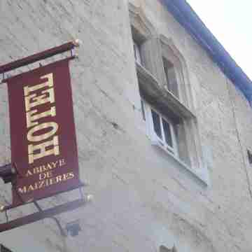 Abbaye de Maizières Hotel Exterior