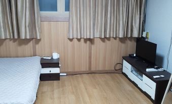Geoje Gujora Town Pension