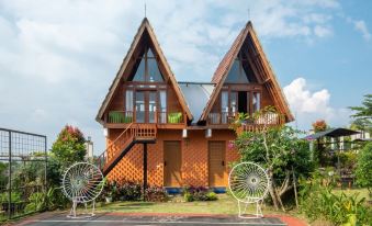 TwoSpaces Living at DeRos Resort & Cafe, Bogor