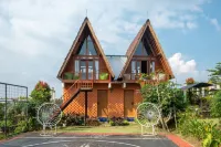 TwoSpaces Living at DeRos Resort & Cafe, Bogor Hotels in Caringin