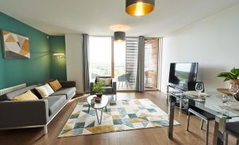 Shortstaymk Vizion Apartments, with Free Superfast wi-fi, Parking, Sky Sports and Movies