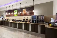 La Quinta Inn & Suites by Wyndham Deer Park - breakfast