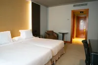 호텔 세루코텔 시우다드 데 오비에도 오비에도 호텔