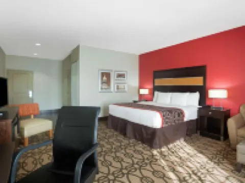 La Quinta Inn & Suites by Wyndham Pearsall Hotels in Frio County