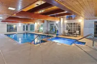 Holiday Inn Express & Suites Port Washington by IHG