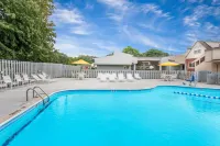 Super 8 by Wyndham Stevensville/St. Joseph Hotels in Bridgman