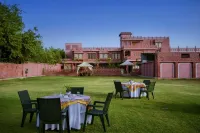 Treehouse Raj Bagh, A Boutique Heritage Hotel Hotels in der Nähe von श्री पाल बालाजी मंदिर