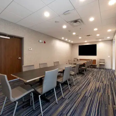 Holiday Inn Express & Suites STAUNTON by IHG