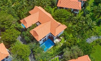 Lotus Sea Puurama Resort